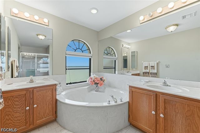 14366 Tamarac DR, Bokeelia, FL 33922