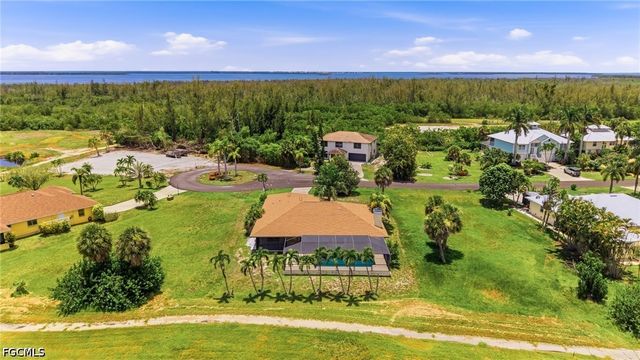 14366 Tamarac DR, Bokeelia, FL 33922