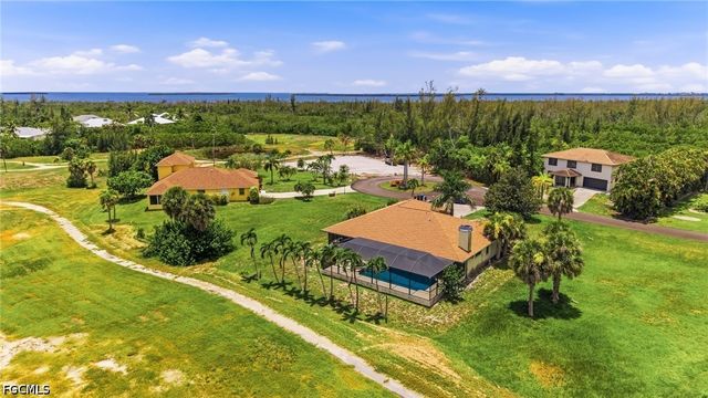 14366 Tamarac DR, Bokeelia, FL 33922