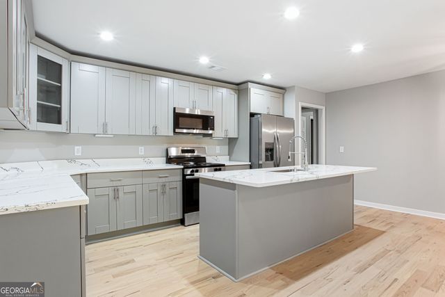 1055 Windridge Drive, Loganville, GA 30052