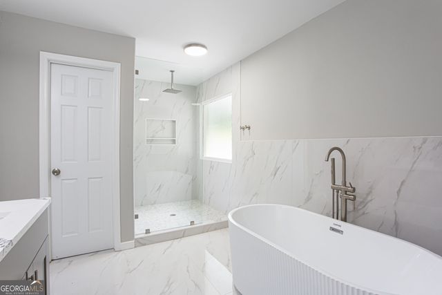 1055 Windridge Drive, Loganville, GA 30052