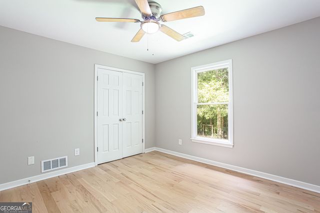 1055 Windridge Drive, Loganville, GA 30052