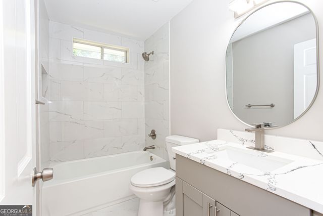 1055 Windridge Drive, Loganville, GA 30052