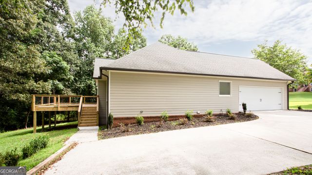 1055 Windridge Drive, Loganville, GA 30052