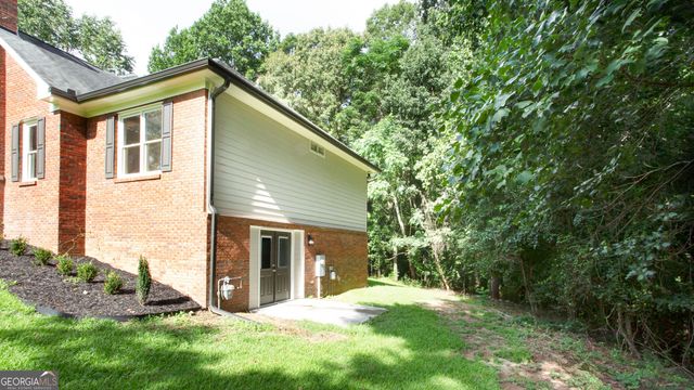 1055 Windridge Drive, Loganville, GA 30052