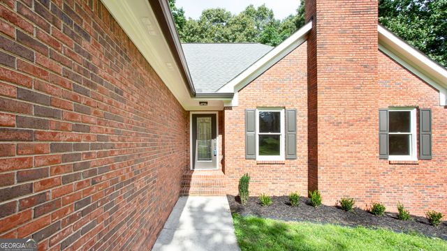 1055 Windridge Drive, Loganville, GA 30052