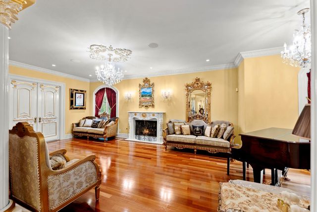 5021 Jardin Ln, Carmichael, CA 95608