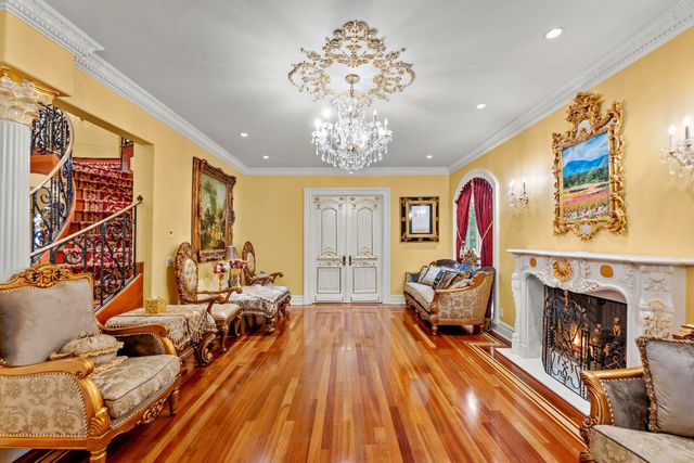 5021 Jardin Ln, Carmichael, CA 95608