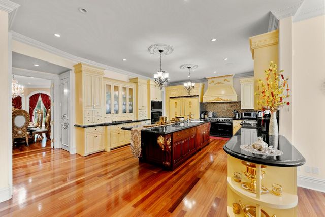 5021 Jardin Ln, Carmichael, CA 95608