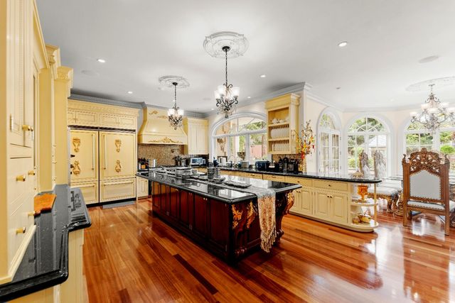 5021 Jardin Ln, Carmichael, CA 95608