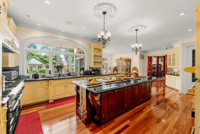 5021 Jardin Ln, Carmichael, CA 95608