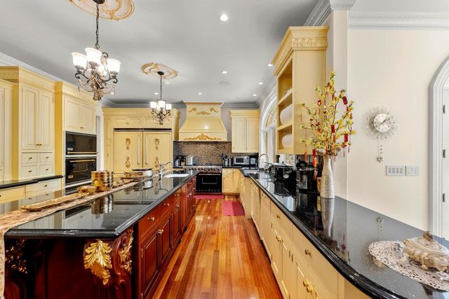 5021 Jardin Ln, Carmichael, CA 95608