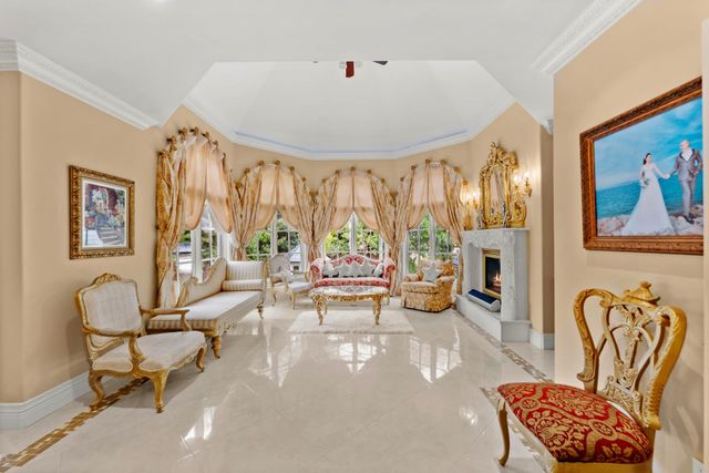 5021 Jardin Ln, Carmichael, CA 95608