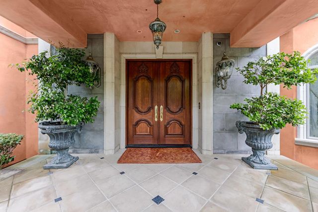 5021 Jardin Ln, Carmichael, CA 95608