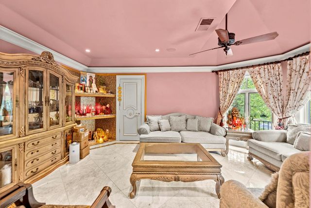 5021 Jardin Ln, Carmichael, CA 95608