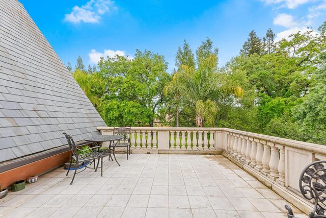 5021 Jardin Ln, Carmichael, CA 95608