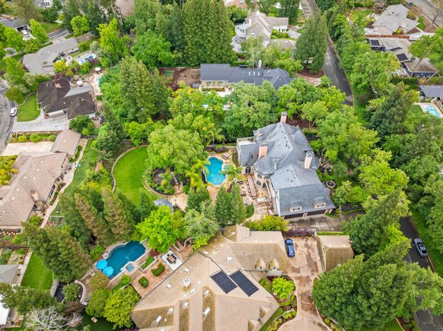 5021 Jardin Ln, Carmichael, CA 95608