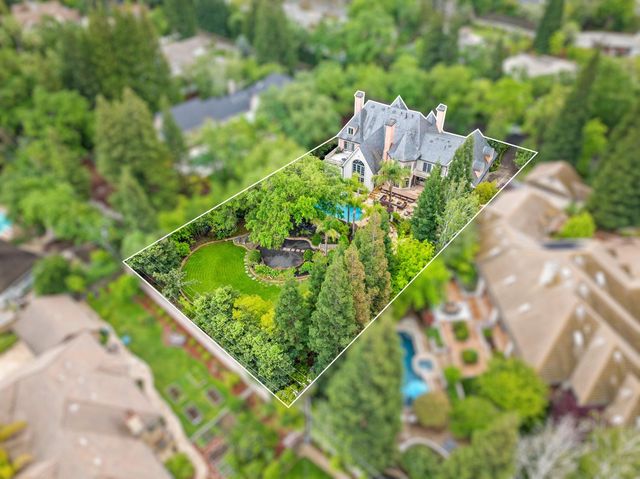 5021 Jardin Ln, Carmichael, CA 95608