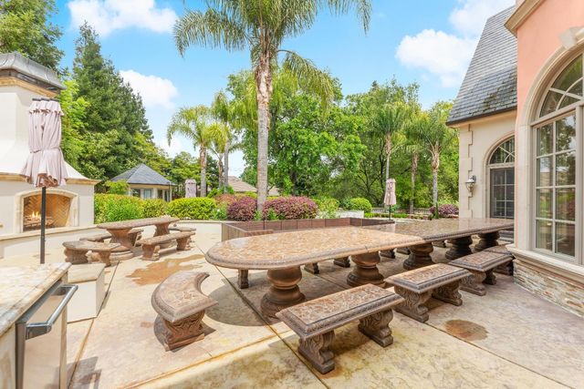 5021 Jardin Ln, Carmichael, CA 95608