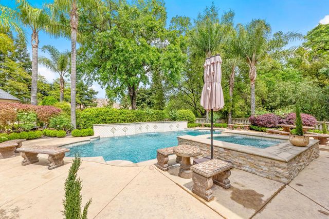 5021 Jardin Ln, Carmichael, CA 95608