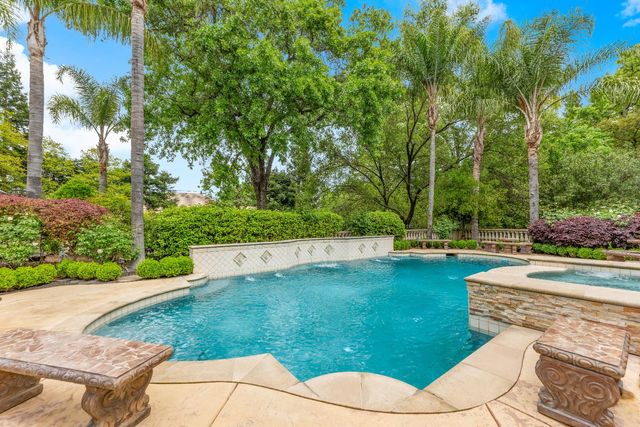 5021 Jardin Ln, Carmichael, CA 95608