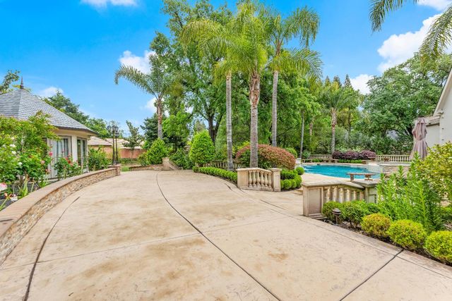 5021 Jardin Ln, Carmichael, CA 95608