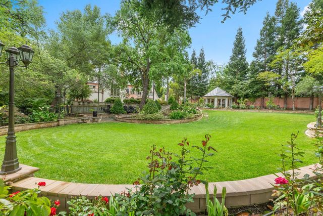 5021 Jardin Ln, Carmichael, CA 95608