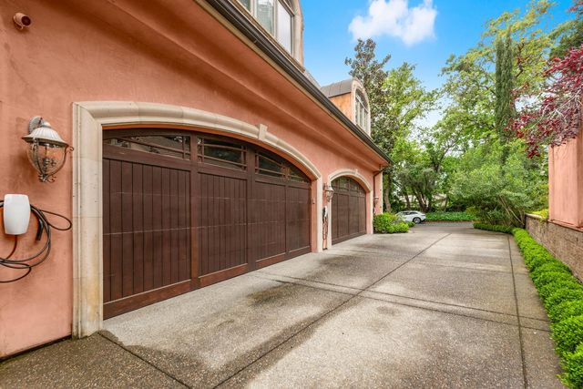 5021 Jardin Ln, Carmichael, CA 95608