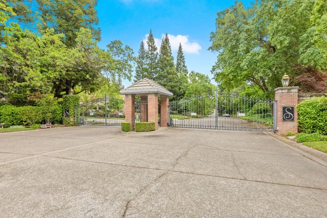 5021 Jardin Ln, Carmichael, CA 95608