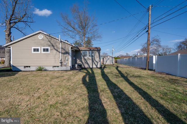 6 CIRCLE DR, Reading, PA 19606