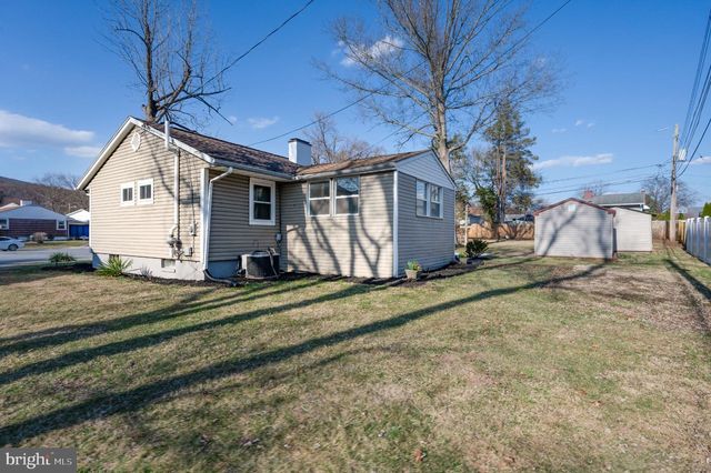 6 CIRCLE DR, Reading, PA 19606