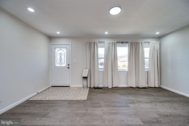 6 CIRCLE DR, Reading, PA 19606