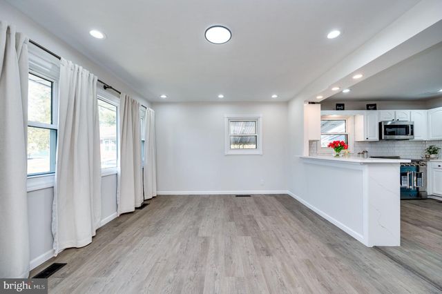 6 CIRCLE DR, Reading, PA 19606