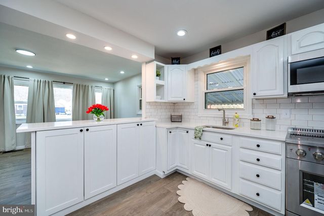 6 CIRCLE DR, Reading, PA 19606