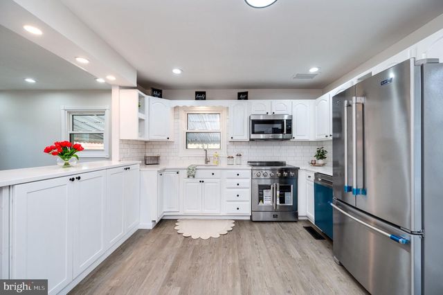 6 CIRCLE DR, Reading, PA 19606