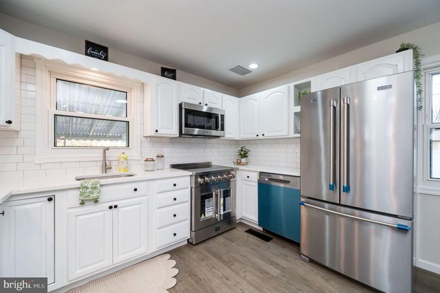 6 CIRCLE DR, Reading, PA 19606