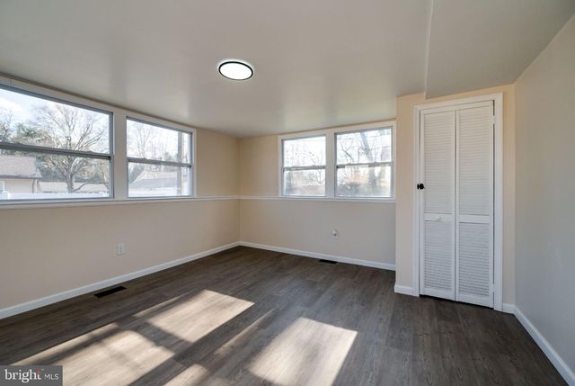 6 CIRCLE DR, Reading, PA 19606