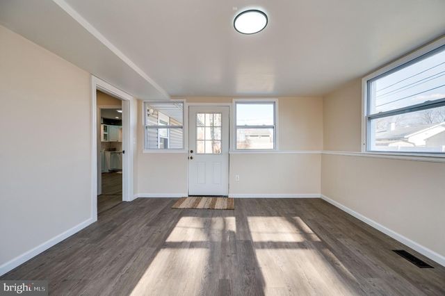 6 CIRCLE DR, Reading, PA 19606