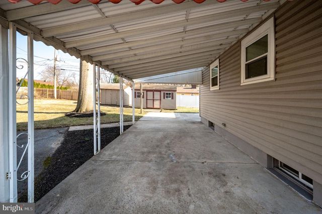 6 CIRCLE DR, Reading, PA 19606