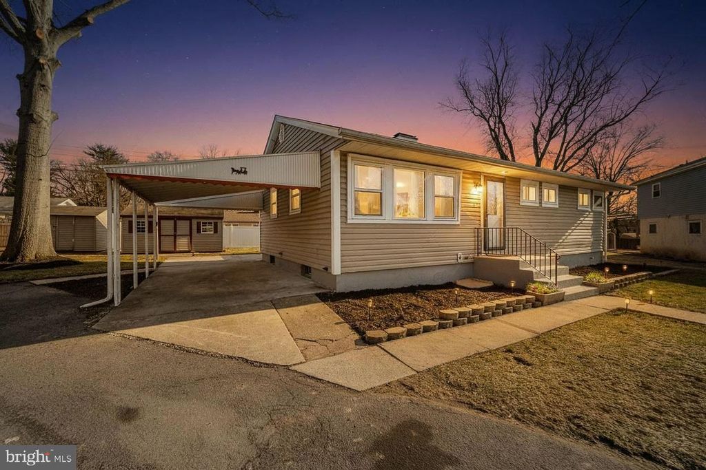 6 CIRCLE DR, Reading, PA 19606