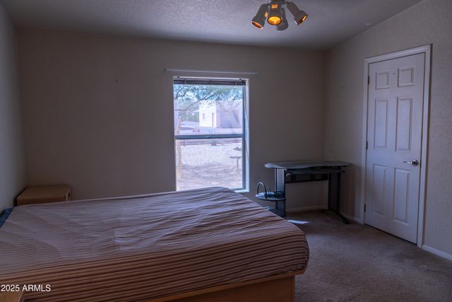 30660 S VAGABOND Trail, Congress, AZ 85332