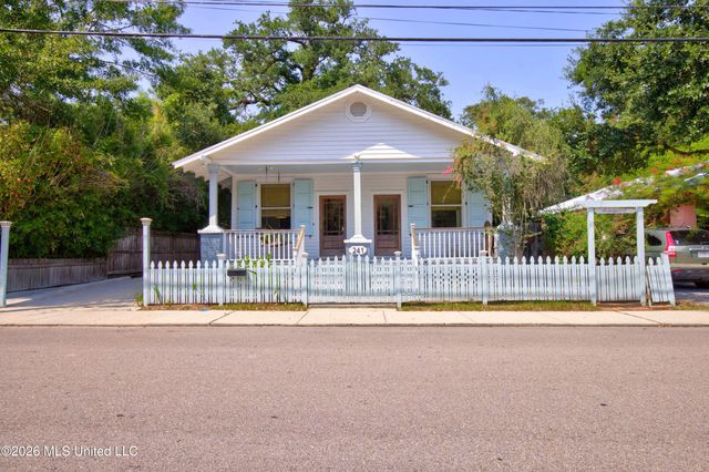 241 Washington Street, Bay Saint Louis, MS 39520