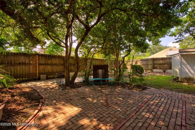 241 Washington Street, Bay Saint Louis, MS 39520