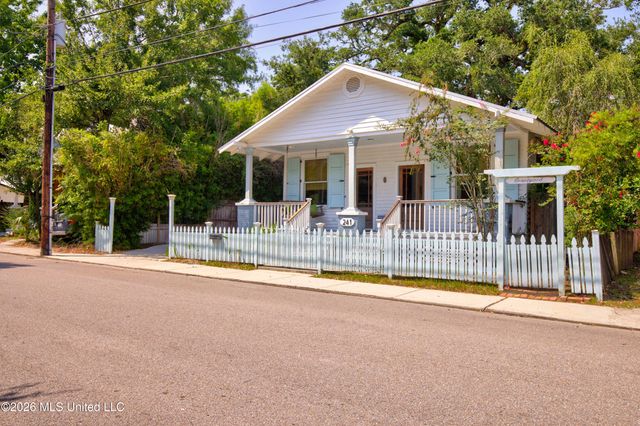 241 Washington Street, Bay Saint Louis, MS 39520