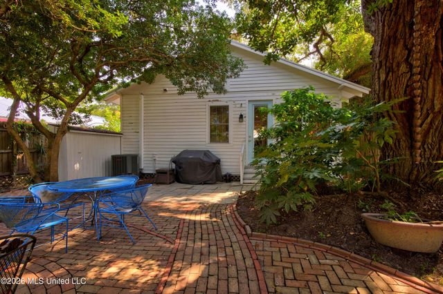 241 Washington Street, Bay Saint Louis, MS 39520