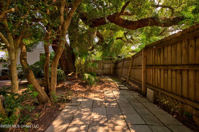 241 Washington Street, Bay Saint Louis, MS 39520