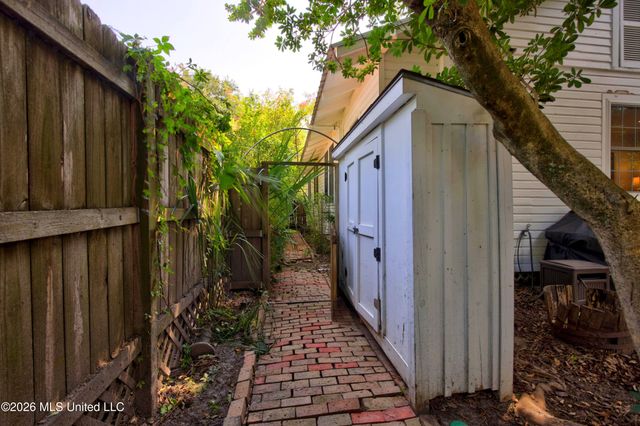 241 Washington Street, Bay Saint Louis, MS 39520