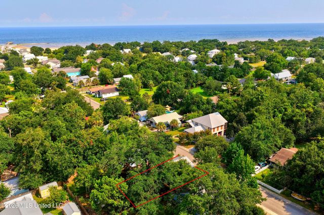 241 Washington Street, Bay Saint Louis, MS 39520