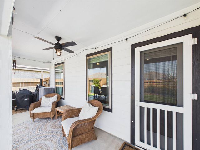 11020 33rd Avenue N, Texas City, TX 77591