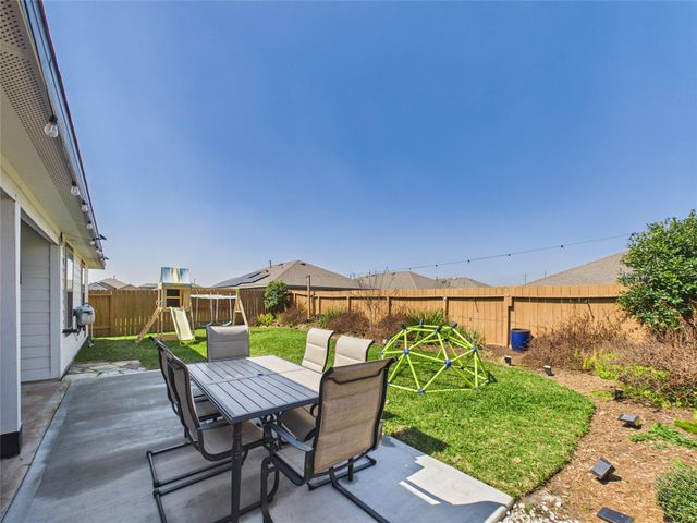 11020 33rd Avenue N, Texas City, TX 77591